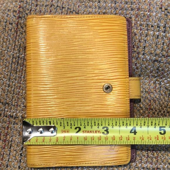 LOUIS VUITTON Epi Yellow Agenda Binder Passport Holder Credit Card Wallet - Picture 10 of 17